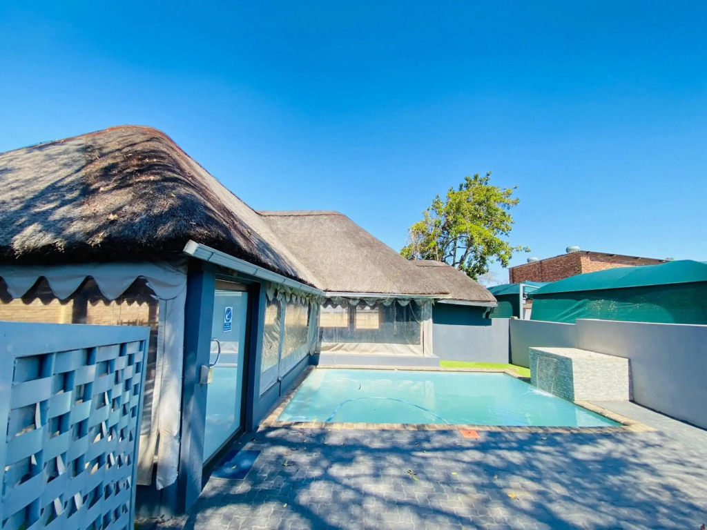 President Guest Lodge