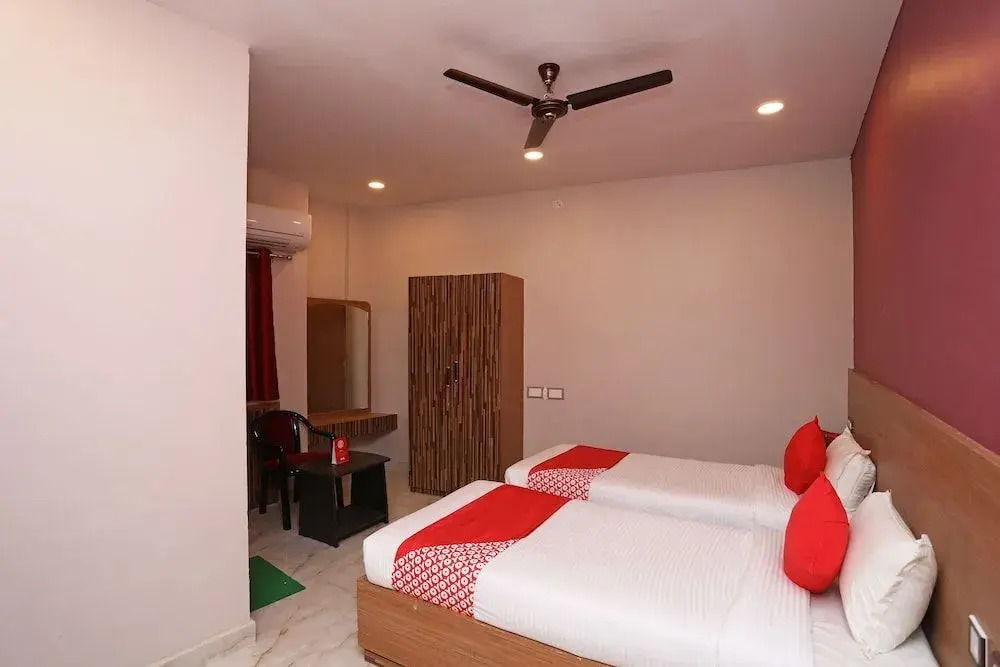 Nirmalya Plaza By OYO Rooms