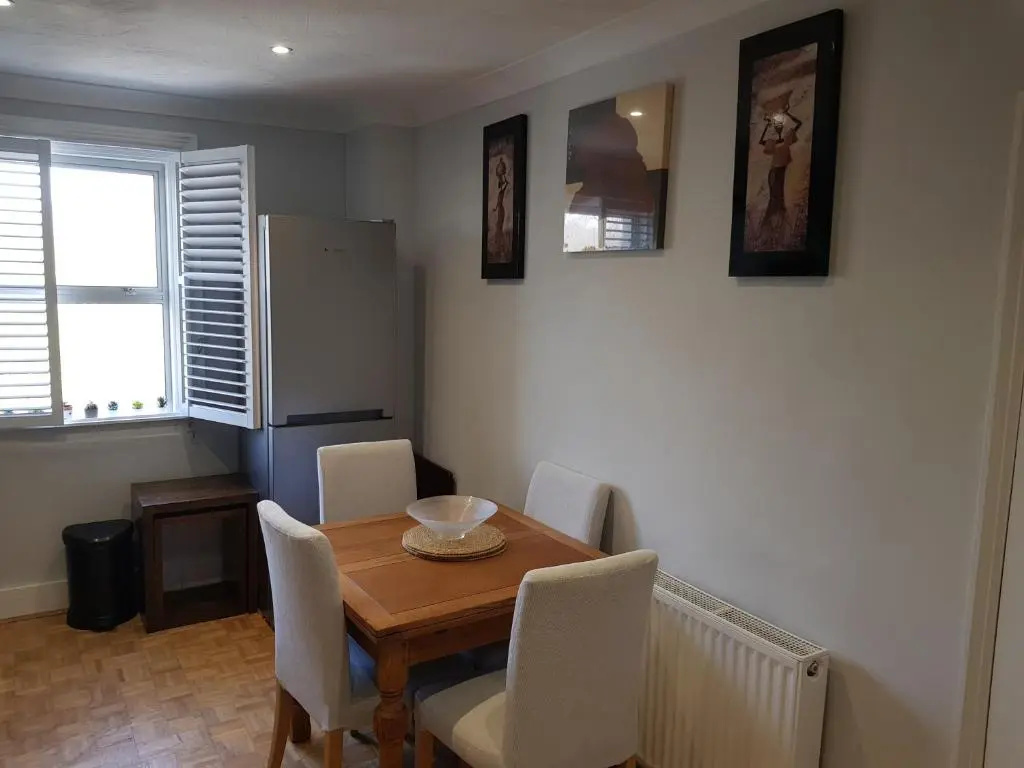 Beautiful Parkview Apartment in Seaside Eastbourne