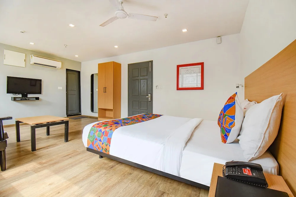 Hotel Alpha Centre by OYO Rooms