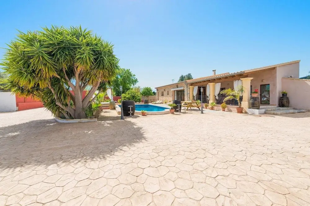 - House In