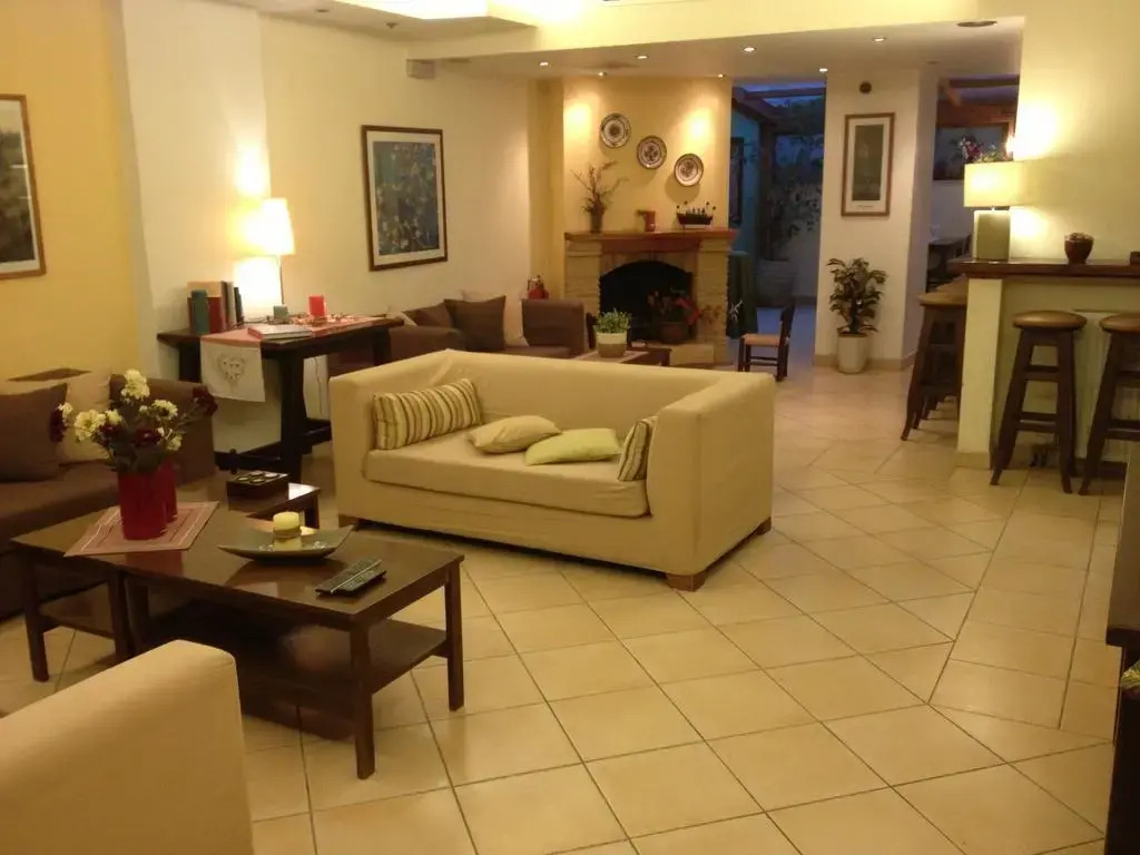 Yria Hotel
