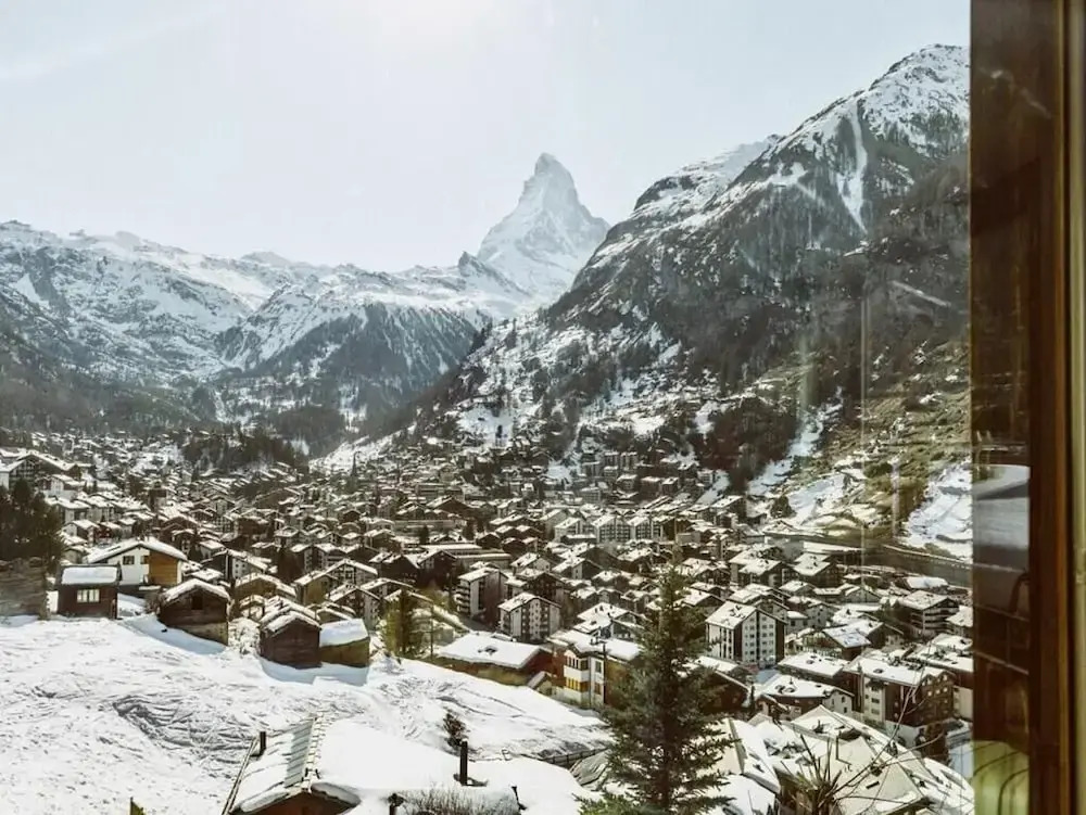 Charming 4-bedroom Apartment in the Heart of Zermatt