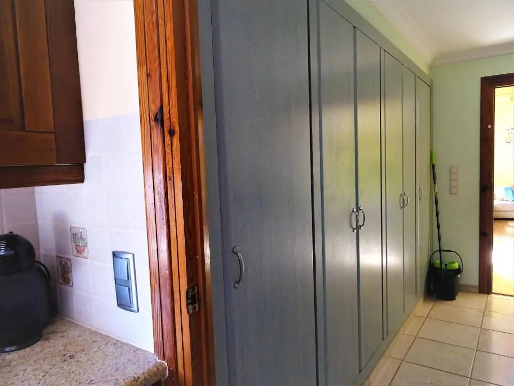 Villa with private pool and tennis court 150 metres from the sea-Villa el Olivo