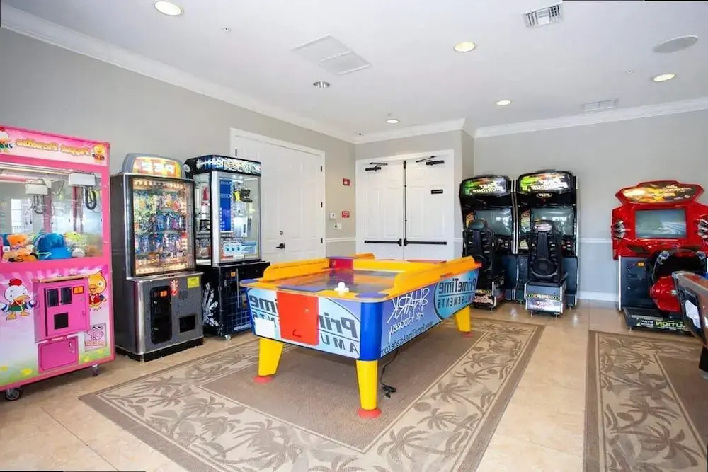 Spacious 2Bd Condo - Pool Hot Tub - Near I-drive