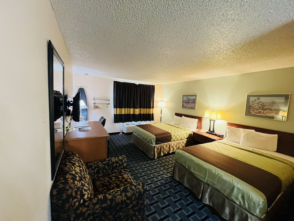 Hometown Inn & Suites