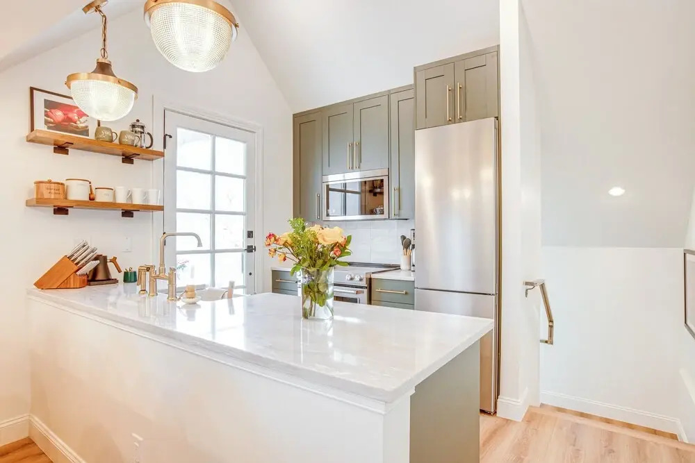 Luxe Designer Flat on Sloans Lake w/ Rooftop Deck