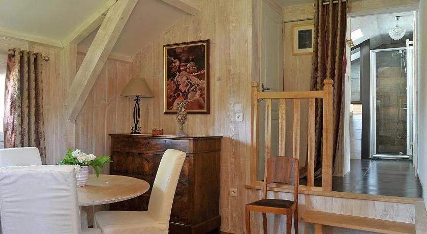 La Belle Epoque Sansac de Marmiesse - 4 Gites de 2 à 6 personnes - Petit Dej - 15 minutes dAurillac - Cantal