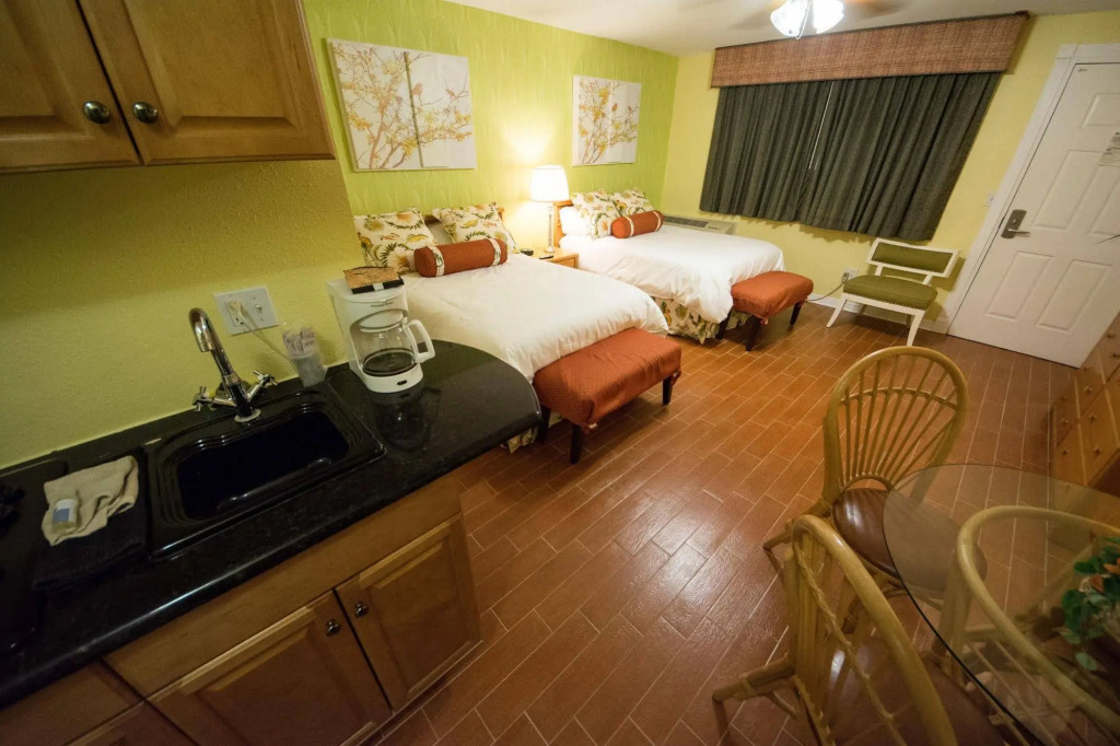 Camelot Beach Suites