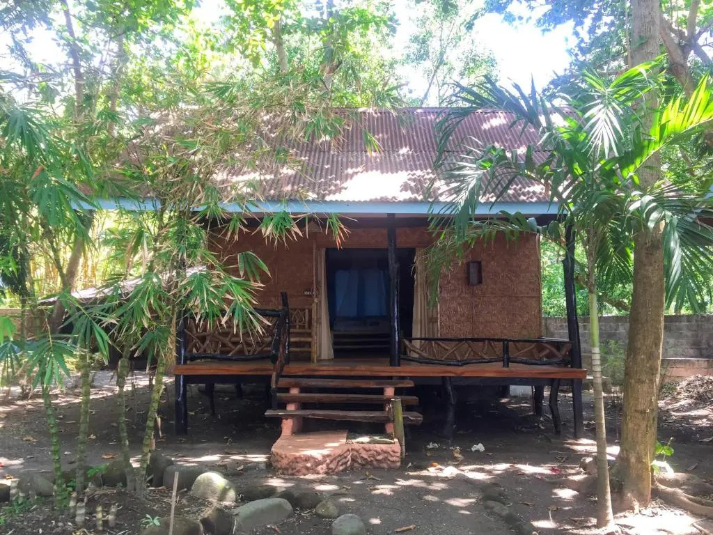 Beach House Resort and Dive Center