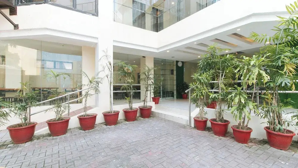 UrbanViewSanAntonio'sPlaceSampalocManila