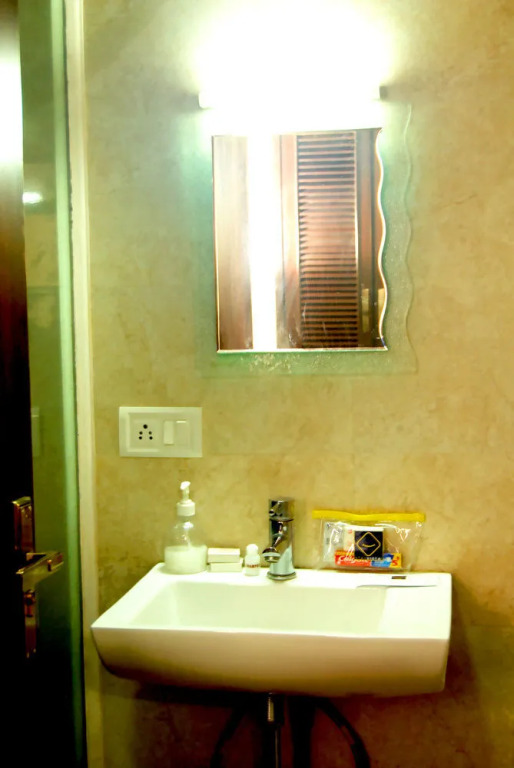 Stay Vista Rooms Near Mumbai Airport