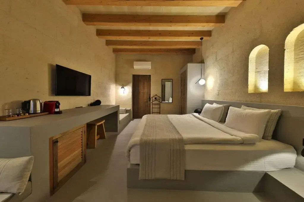 Simurg Cave House