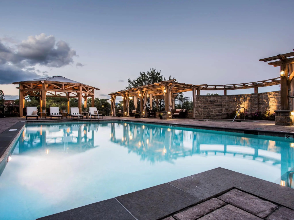 Hotel Roanoke & Conference Center, Curio Collection by Hilton