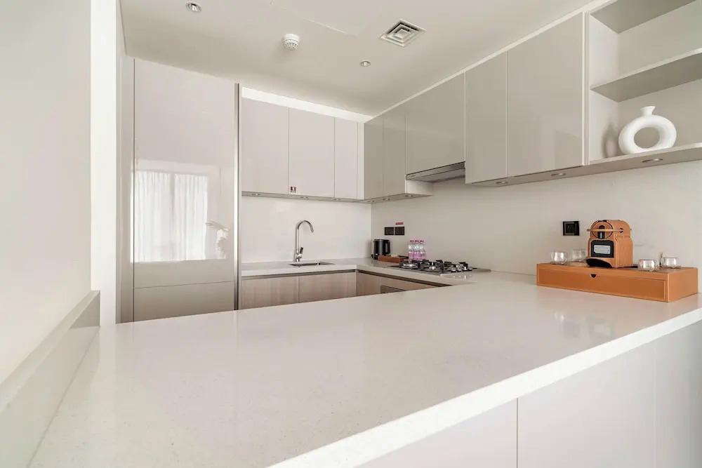 Spacious 2BR in The Crest With Pool and gym