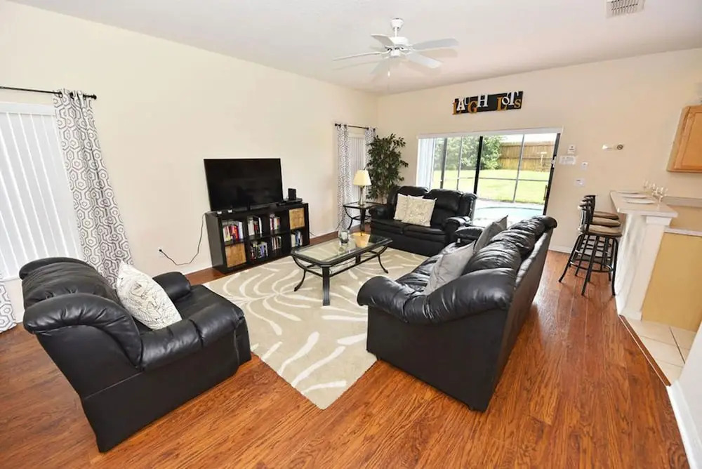 Wonderful 4 Bedroom House in High Grove With its own Swimming Pool