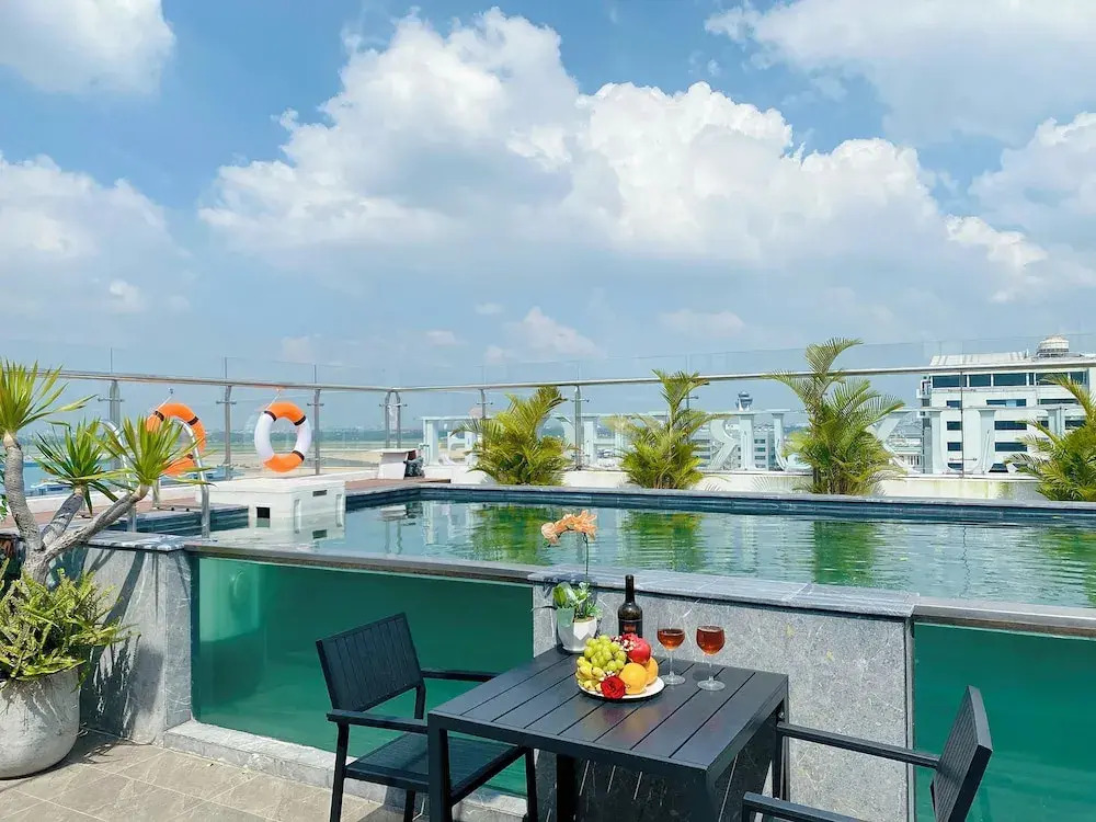 Hera Luxury Hotel