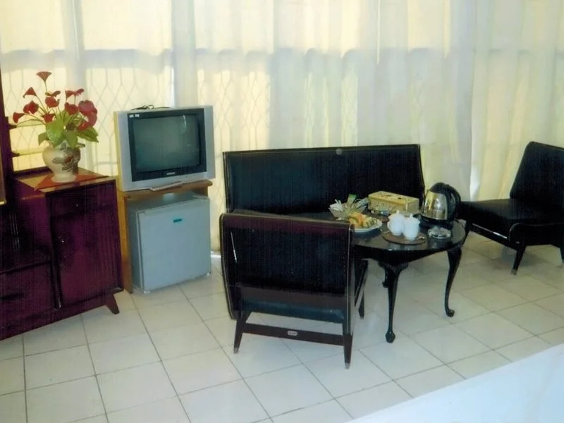 Triple H Hotel