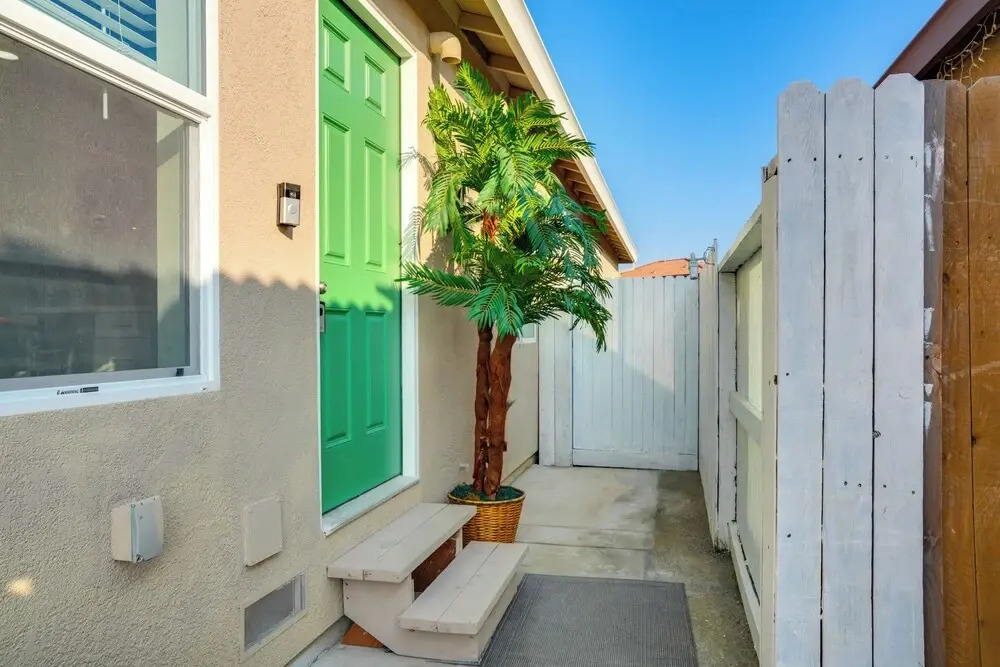Great for Digital Nomads! Convenient Manteca Apt