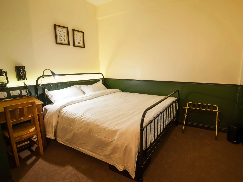 The Motley House - Hostel