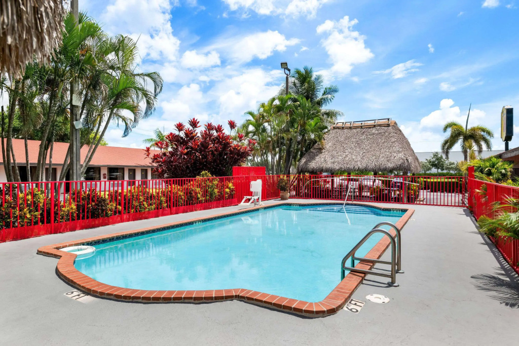 Super 8 by Wyndham Homestead Florida City Gateway to Keys