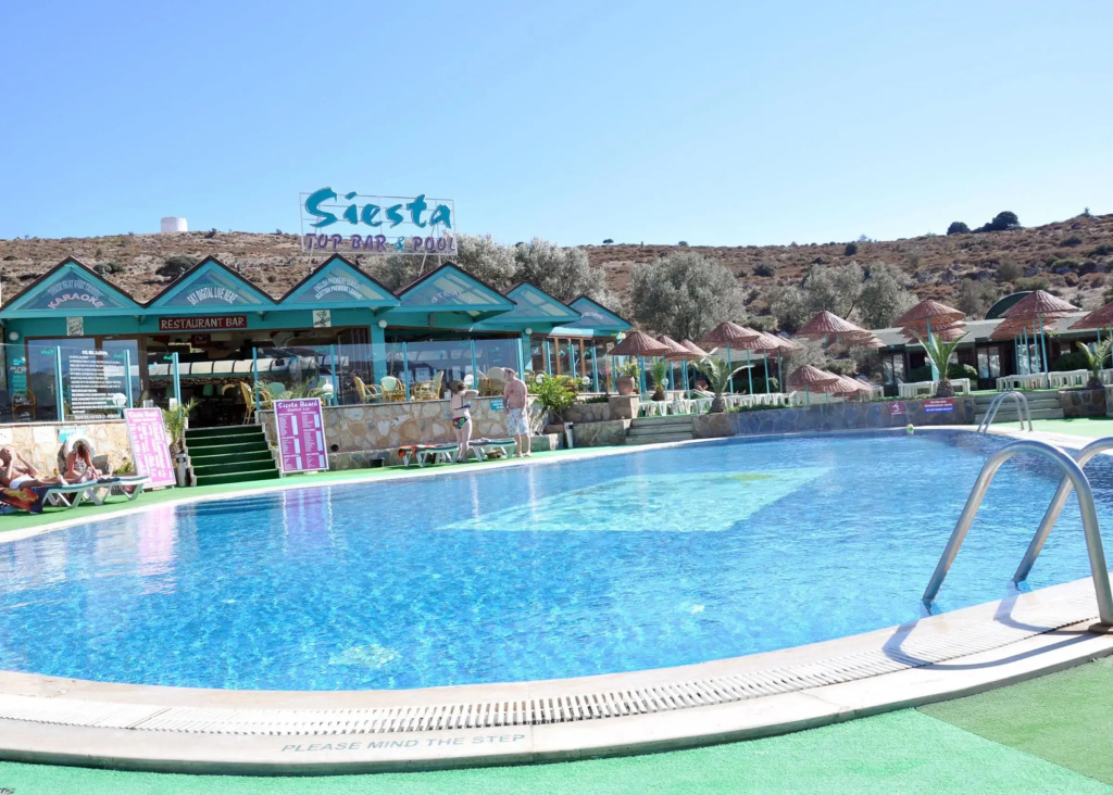 Отель Siesta Beach & Apart