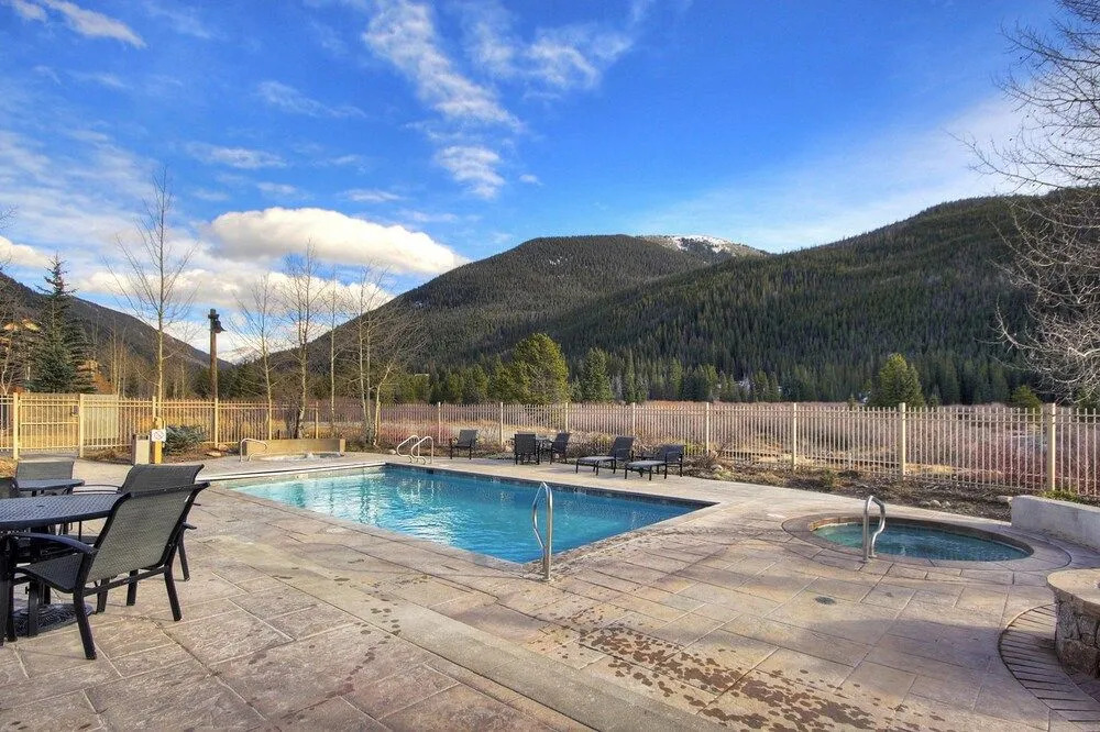 2317 Red Hawk Lodge by RedAwning