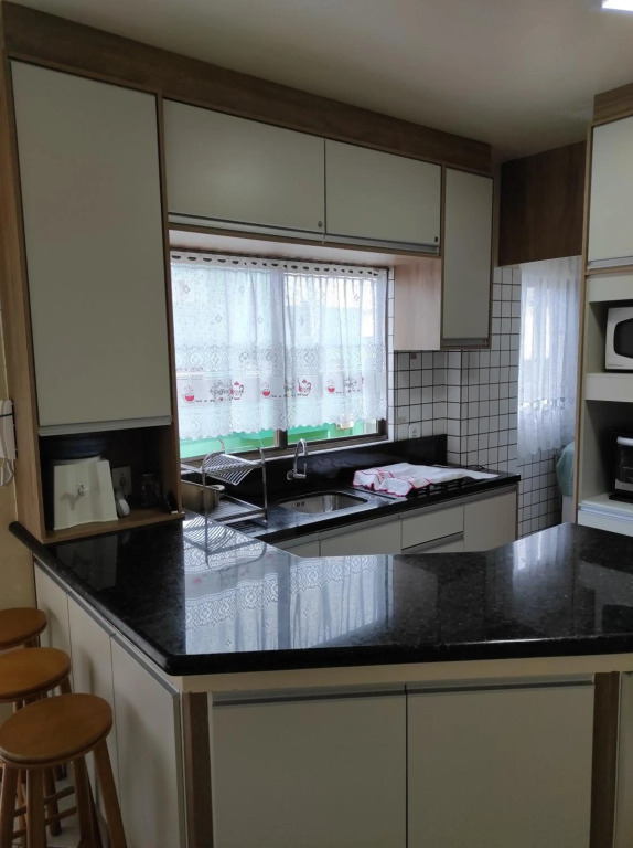 APTO 50M PRAIA NA AVENIDA - 6 PESSOAS, CHURRASQUEIRA, WIFI, SACADA, GARAGEM PARA VEICULOS PEQUENOS! - Residencial Roveda