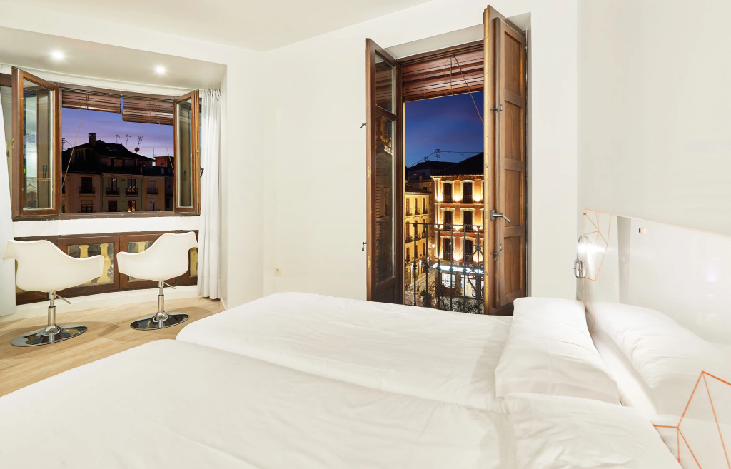 AMC Granada Hostal