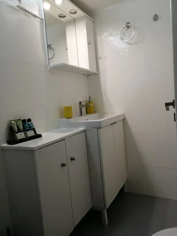 Bright And Modernized Apartment Psyri