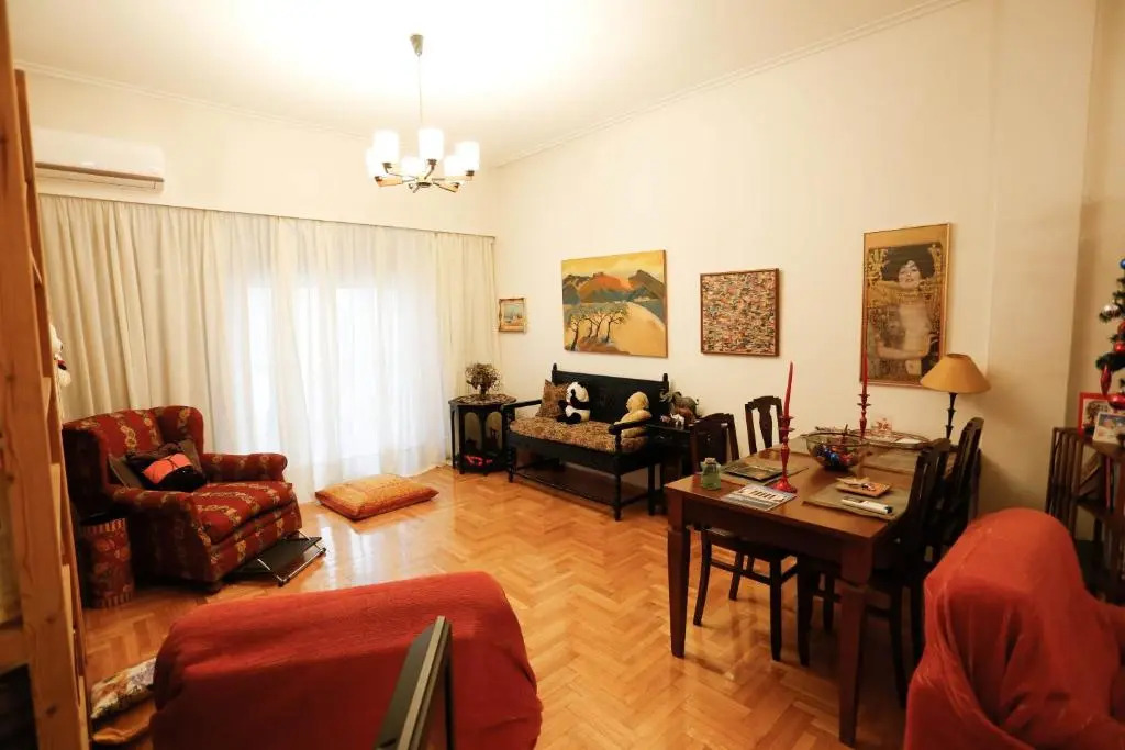 Spacious, big apartment for 6 persons in the center of Athens