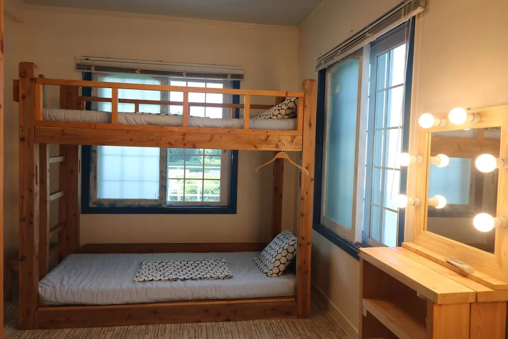 White Whale Guesthouse - Hostel
