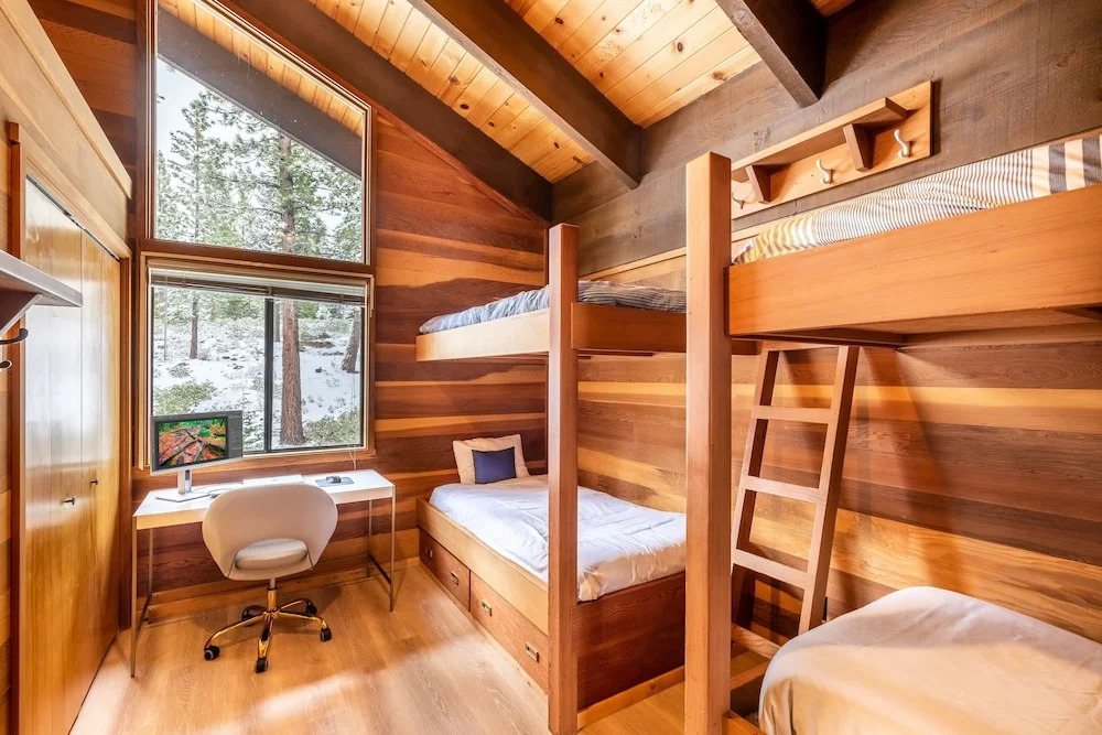 Beautiful 3-Bedroom Contemporary Mountain Home in Northstar by RedAwning Save 10% on 3 Nights, 15% on 5 Nights!
