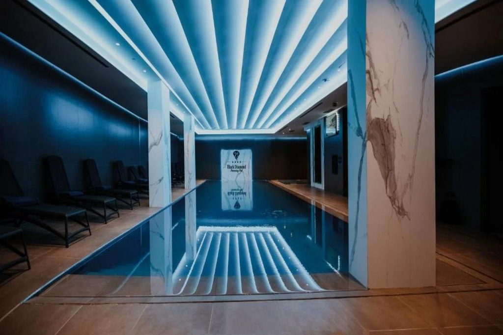 Black Diamond Hotel