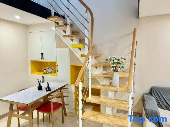 Smile Duplex Apartment (Qingdao North Railway Station Jinshui Road Branch)