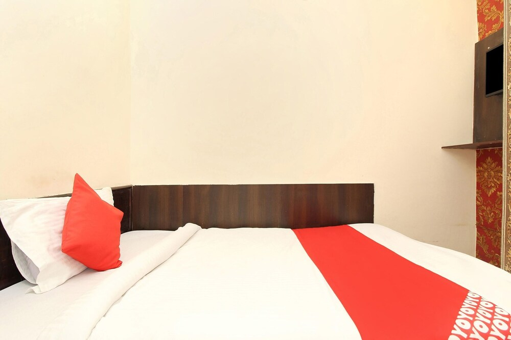 Hotel O Vasundhara Guest House Tankbund