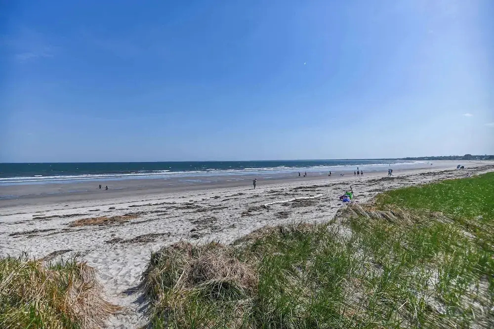 Latitude Adjustment Walk to Beach & Dining!