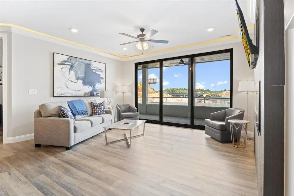 New Topsider Condo With Boat Slip