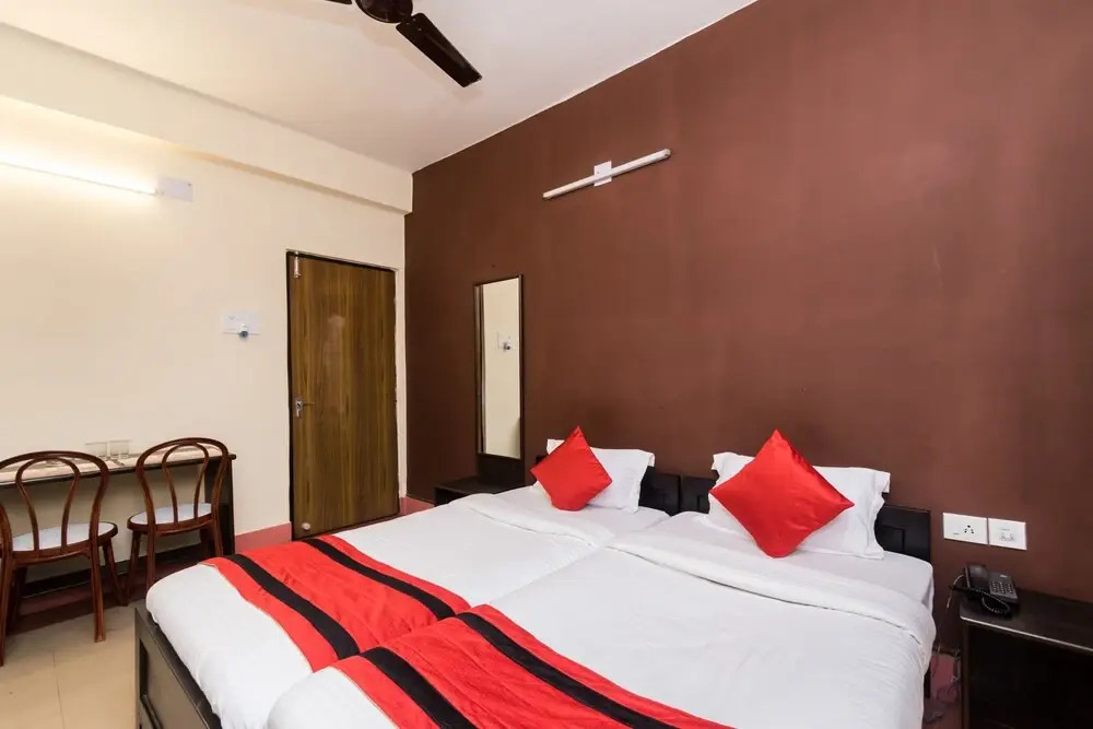 OYO 7326 Hotel Penguin