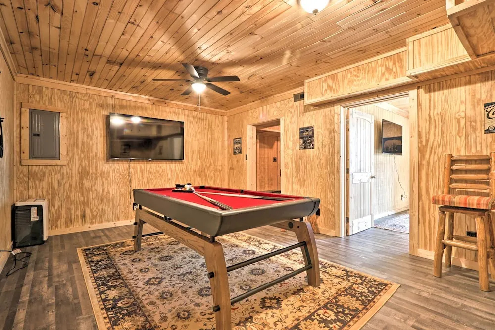 1 Mi to Dtwn Gatlinburg: Cabin w/ Game Room