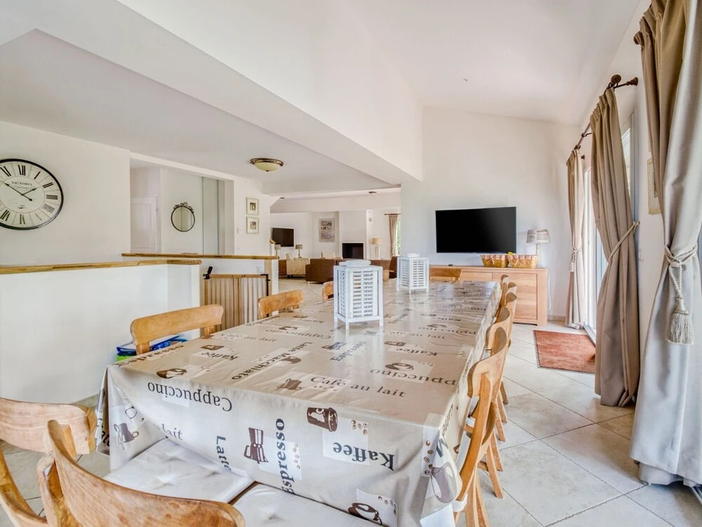 Villa in Le Muy with Private Pool & Forest