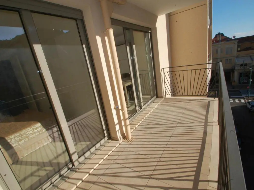 Appartement Menton, 2 pièces, 4 personnes - FR-1-196-200