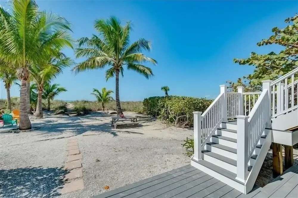 Turtleback 11 3 Bedroom Villa by RedAwning