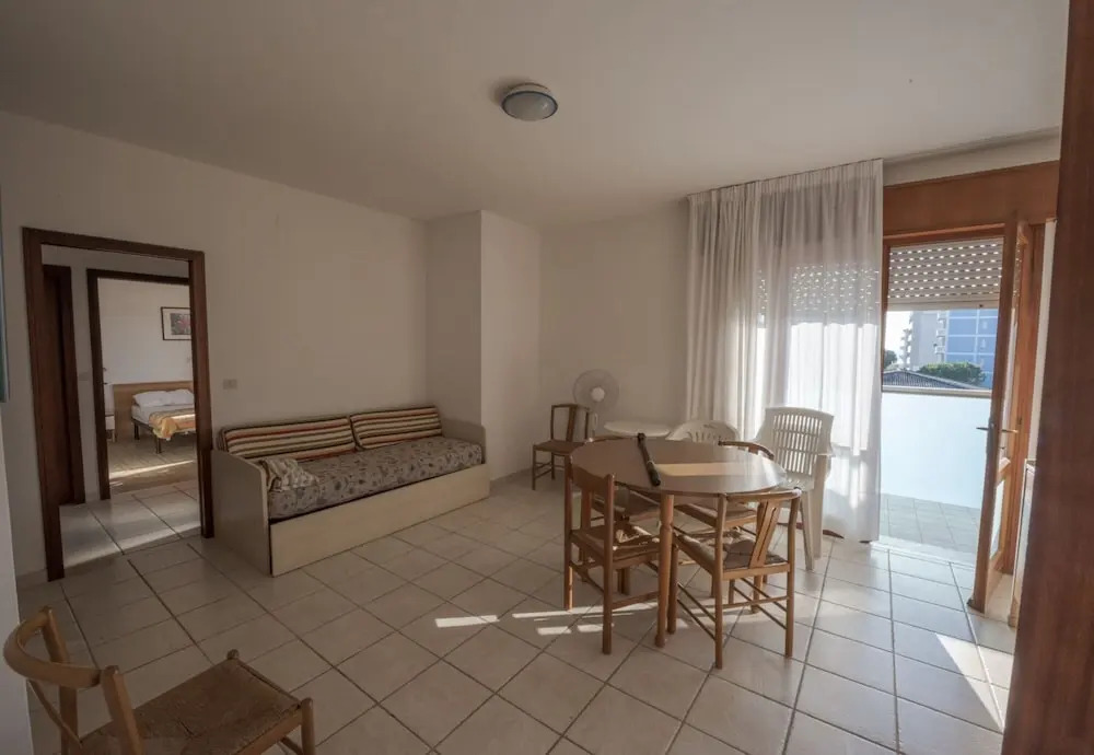 Flat in Building With Lift 250m From the sea
