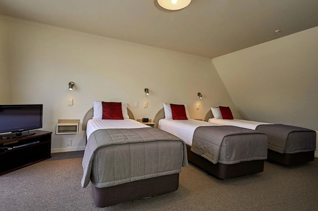 The White Morph Motels