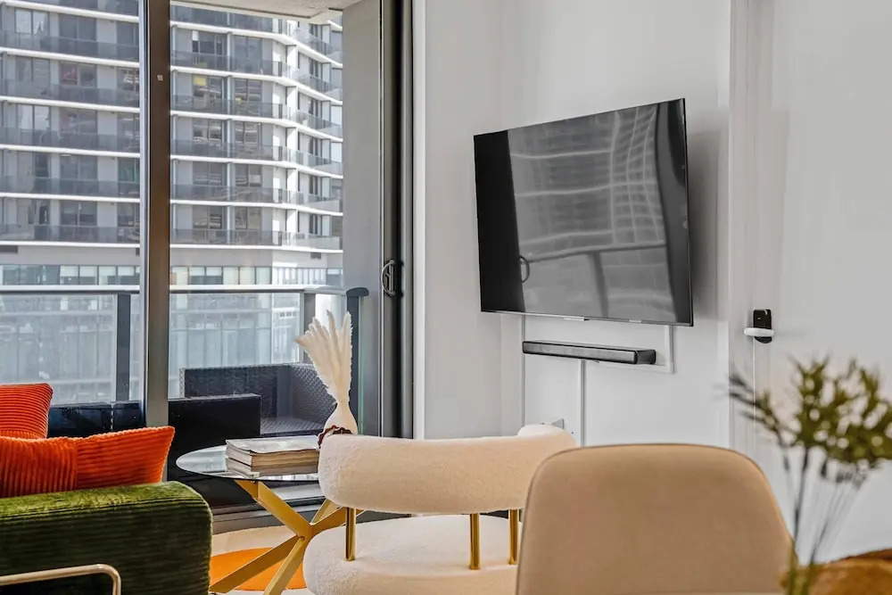 Downtown Miami 2BR Skyline Bay View Balcony Corner Suite Luxe Pad