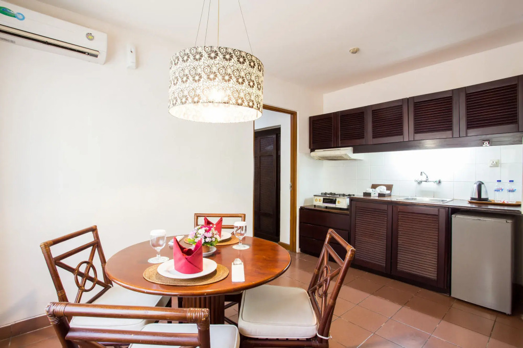 Plagoo Holiday Hotel