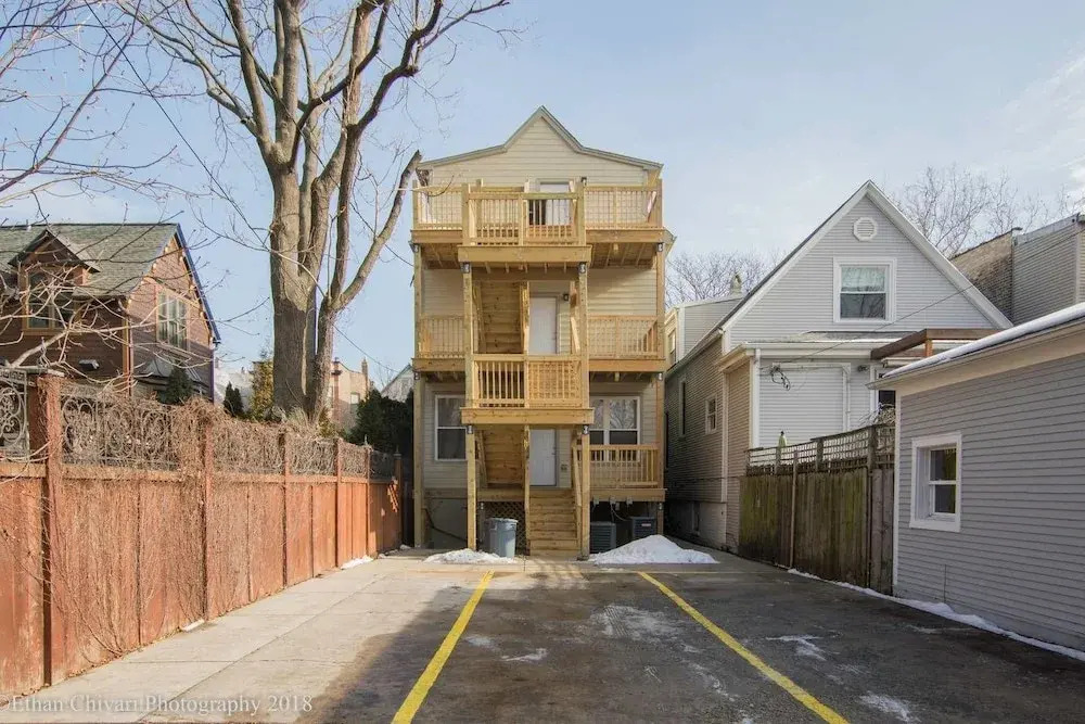 2 Level Home near Wrigley