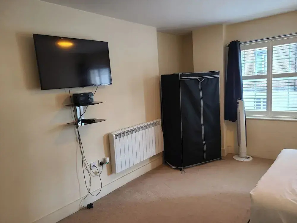 1 Bed Flat - Sleeps 4 - Parking - Wifi