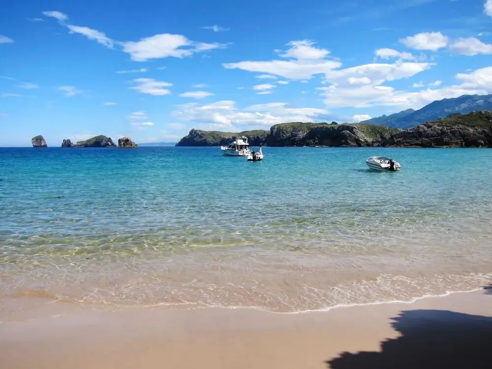 Apartment With 2 Bedrooms in Celorio, With Terrace Near the Beach